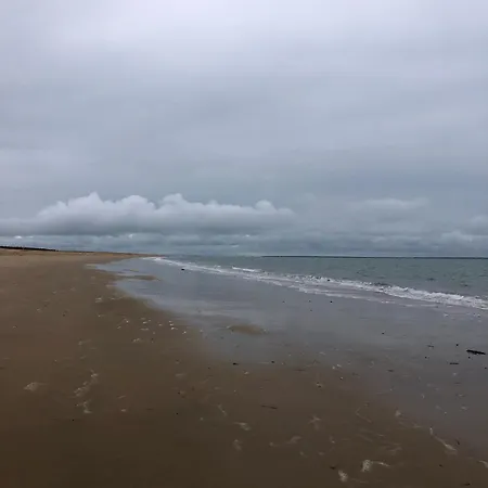 Maison De Pecheur Face A La Du Plan D'eau LʼAiguillon-sur-Mer